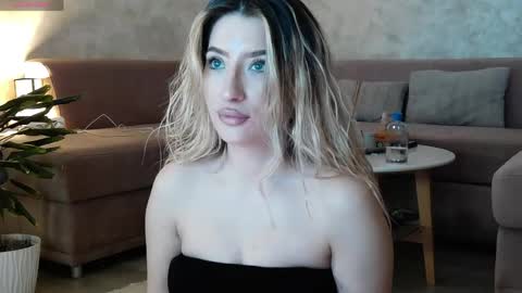 Snapshot of meganblazex chatting on 14, 5, 2026 Megan online show from 14, 5, 2026