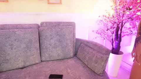 Megan Lowell online show from 6, 3, 2026