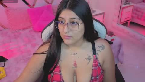 Snapshot of megann__up chatting on 26, 4, 2026 Megan online show from 26, 4, 2026
