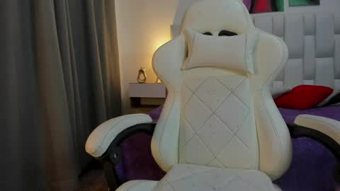 Megan Queen online show from 15, 7, 2026