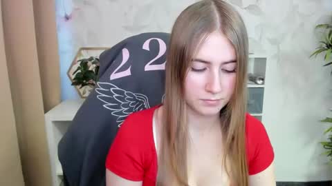 Snapshot of meganx_candy chatting on 3, 12, 2024 Megan online show from 3, 12, 2024