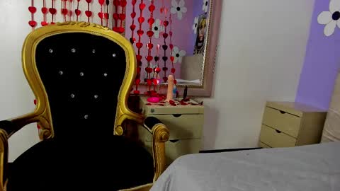 Meggan N Dante online show from 1, 3, 2025