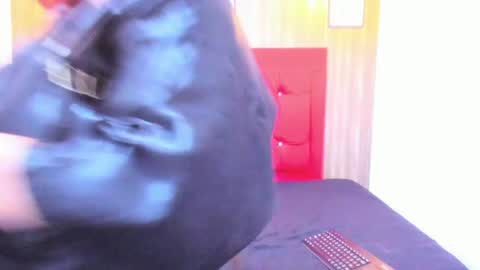 meggancurvy online show from 17, 4, 2026