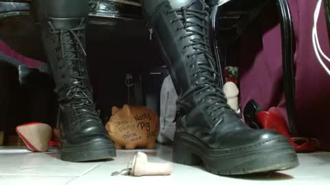 Goddess Sara online show from 27, 4, 2026