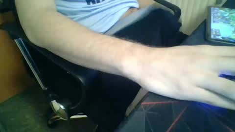 Snapshot of meks5544 chatting on 1, 1, 2025 meks5544 online show from 1, 1, 2025