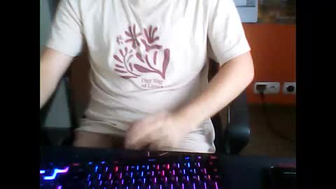 Snapshot of meks5544 chatting on 2, 11, 2025 meks5544 online show from 2, 11, 2025