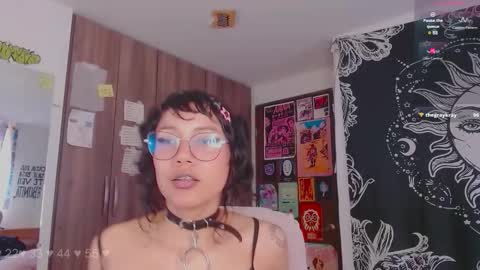 Melissa  -  -  Please help me to reach 100 thumbs up online show from 30, 10, 2025