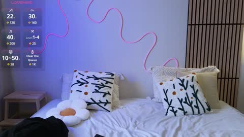 Mel online show from 8, 2, 2025