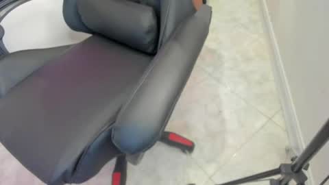 Snapshot of melan_owen chatting on 8, 5, 2026 melan_owen online show from 8, 5, 2026