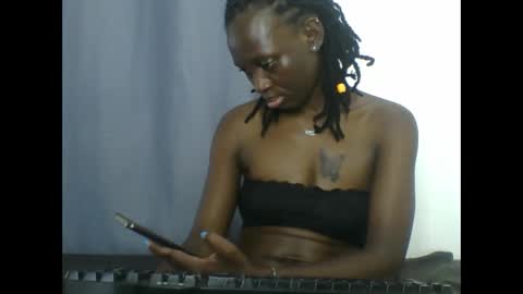 Snapshot of melanie_goddesss chatting on 11, 9, 2025 milly online show from 11, 9, 2025