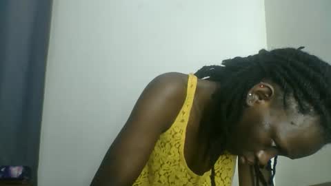 Snapshot of melanie_goddesss chatting on 22, 9, 2025 milly online show from 22, 9, 2025