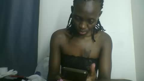 Snapshot of melanie_goddesss chatting on 13, 10, 2025 milly online show from 13, 10, 2025