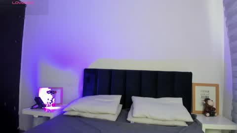 Melanie roux  online show from 20, 5, 2026