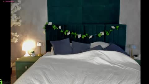 Snapshot of melanie_ryer chatting on 3, 12, 2025 Melanie online show from 3, 12, 2025