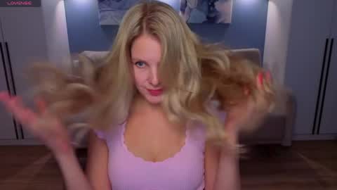 Snapshot of melaniebennett chatting on 23, 4, 2026 Melanie Bennett online show from 23, 4, 2026