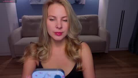 Snapshot of melaniebennett chatting on 8, 5, 2026 Melanie Bennett online show from 8, 5, 2026