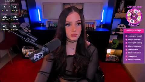 Melanie  online show from 17, 11, 2025