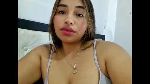 melaniie_roussel online show from 4, 4, 2026