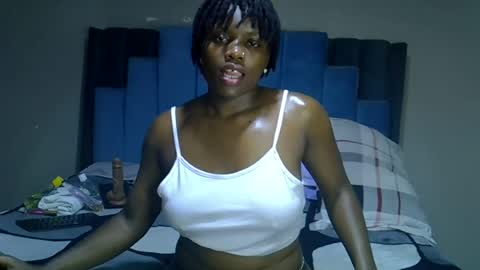 Snapshot of melanin_moon chatting on 22, 6, 2026 Moon online show from 22, 6, 2026