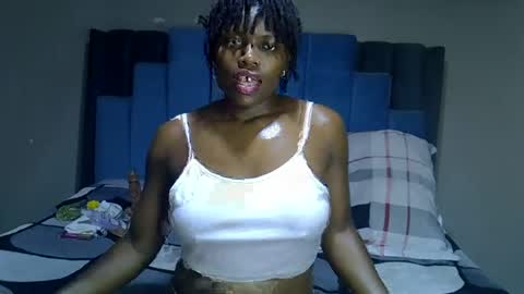 Snapshot of melanin_moon chatting on 23, 6, 2026 Moon online show from 23, 6, 2026