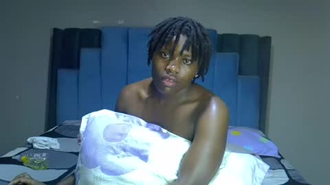 Snapshot of melanin_moon chatting on 24, 6, 2026 Moon online show from 24, 6, 2026