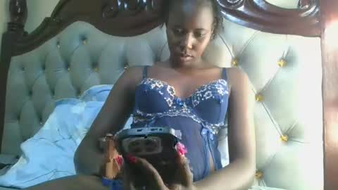 Snapshot of melaninblue chatting on 2, 5, 2026 melaninblue online show from 2, 5, 2026