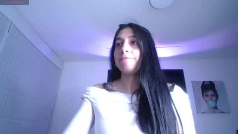 Snapshot of melanny_petite chatting on 2, 6, 2026 melanny_petite online show from 2, 6, 2026