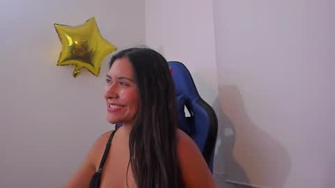 Snapshot of melany_arizaaa chatting on 8, 2, 2025 melany_arizaaa online show from 8, 2, 2025
