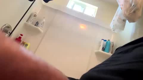 Snapshot of melbro0330 chatting on 2, 3, 2025 melbro0330 online show from 2, 3, 2025