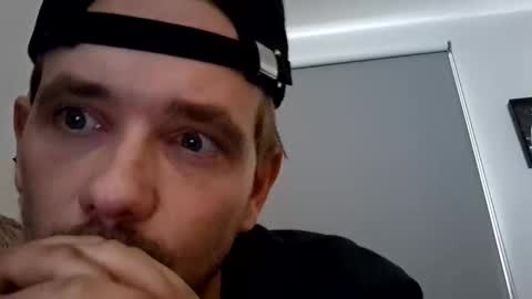 Snapshot of meldyl2020 chatting on 6, 11, 2025 meldyl2020 online show from 6, 11, 2025