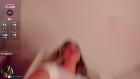 Snapshot of melina_ferrer1 chatting on 28, 2, 2026 EI online show from 28, 2, 2026