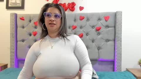 Snapshot of melinda_bob chatting on 26, 2, 2025 Melinda online show from 26, 2, 2025
