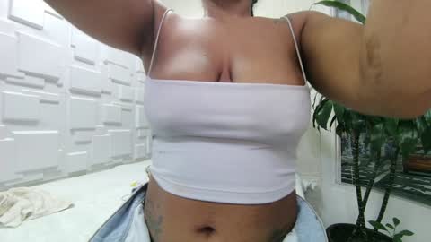 Snapshot of melisa_garcia chatting on 17, 1, 2025 Melissa online show from 17, 1, 2025