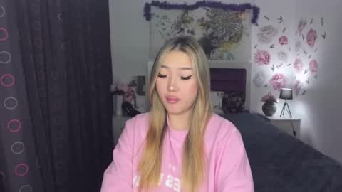 Snapshot of melissalorens chatting on 5, 12, 2024 Melissa online show from 5, 12, 2024