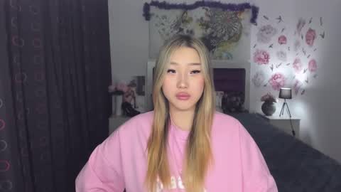 Snapshot of melissalorens chatting on 5, 12, 2024 Melissa online show from 5, 12, 2024