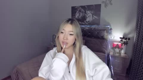 Snapshot of melissalorens chatting on 4, 1, 2025 Melissa online show from 4, 1, 2025