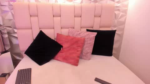 Snapshot of mell_muller chatting on 25, 2, 2026 Mell online show from 25, 2, 2026