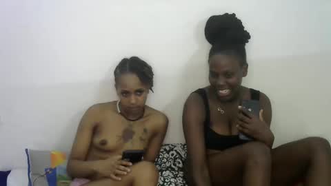 Snapshot of mellanyn chatting on 5, 3, 2025 mellanyn online show from 5, 3, 2025