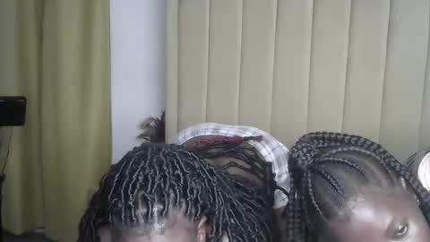 Snapshot of mellanyn chatting on 11, 3, 2025 mellanyn online show from 11, 3, 2025