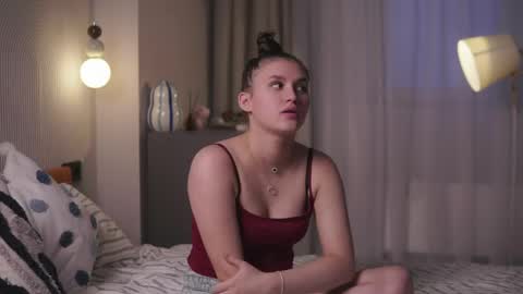 Snapshot of mellisamckeel chatting on 13, 4, 2026 Lia online show from 13, 4, 2026