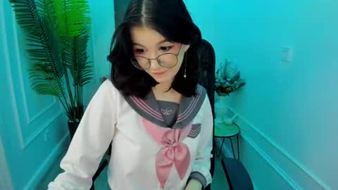 mellsawertyq online show from 1, 10, 2025
