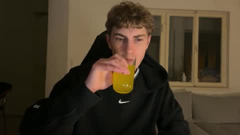 Snapshot of melodicass chatting on 30, 11, 2025 Melodicass online show from 30, 11, 2025