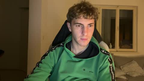 Snapshot of melodicass chatting on 2, 12, 2025 Melodicass online show from 2, 12, 2025