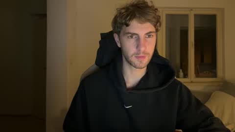 Snapshot of melodicass chatting on 16, 12, 2025 Melodicass online show from 16, 12, 2025