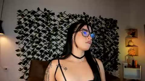 melody_cute10 online show from 14, 7, 2026