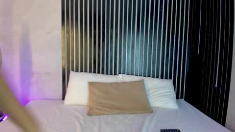 Snapshot of melody_phillips2 chatting on 3, 3, 2026 melody phillips online show from 3, 3, 2026