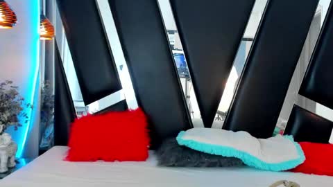 Snapshot of melody_suarez chatting on 31, 12, 2024 MELODY online show from 31, 12, 2024