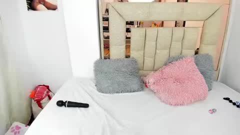 Snapshot of melodybonnet chatting on 6, 1, 2025 melody online show from 6, 1, 2025