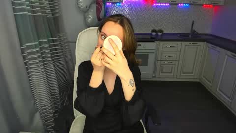 Snapshot of melodyoflovee chatting on 5, 2, 2025 Kaylie online show from 5, 2, 2025