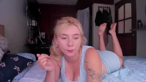 Snapshot of melodypetitex chatting on 20, 9, 2025 sophia online show from 20, 9, 2025